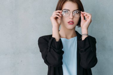 genç iş kadını liderlik kimlik umutları