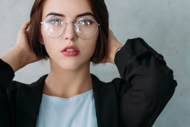 iş kadın portre baştan çıkarıcı bakmak baş eller