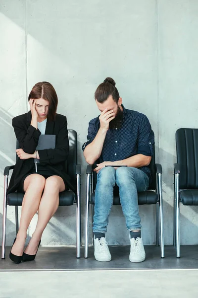 Job interview mislukking werkloze jonge man vrouw — Stockfoto