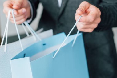 zaman Satılık kentsel yaşam tarzı adam çanta alışveriş