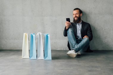 moda yaşam tarzı adam akıllı telefon çanta alışveriş