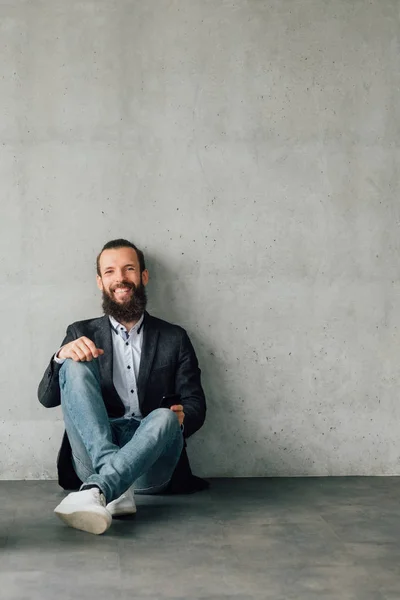 Casual urbano estilo de vida relaxamento homem cópia espaço — Fotografia de Stock