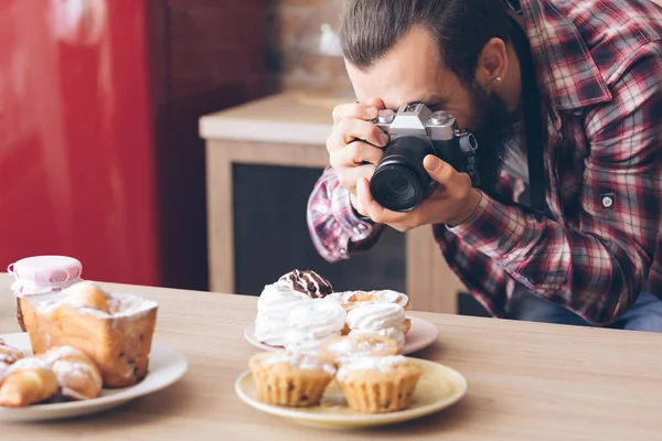 Comida blogger hobby estilo de vida foto pasteles pasteles — Foto de Stock