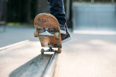 kentsel adam hobi kaykay eğlence oyun parkı