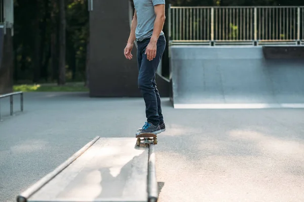 Hobby Lifestyle Freizeit Praxis Mann Skateboard — Stockfoto