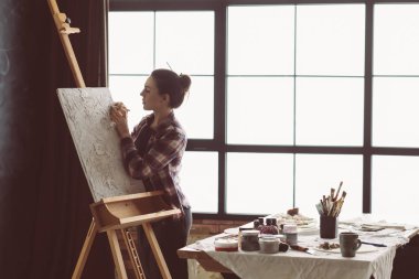 Sanat konsantrasyon ilham kadın aracı