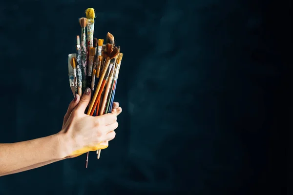 Kunst liefert Werkzeuge Talent Pinsel Hände — Stockfoto