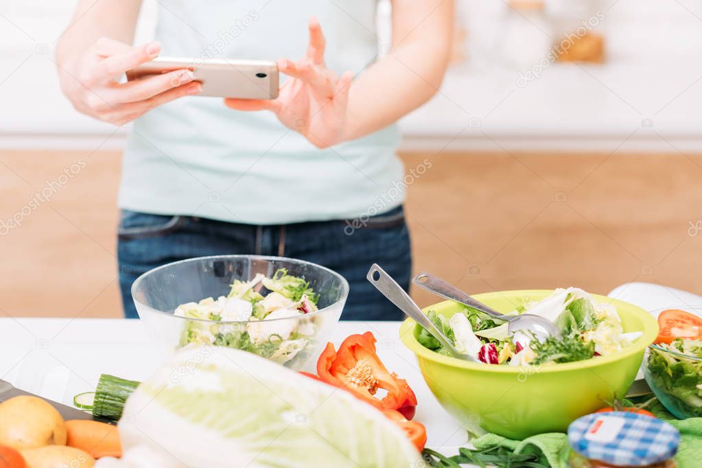 food blogger healthy nutrition female smartphone