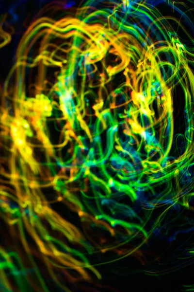 Zářící lomené čáry neonové světlo efekt odlesk objektivu — Stock fotografie