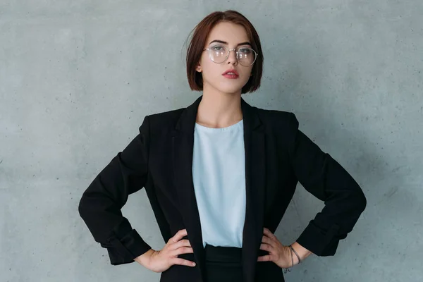Vertrouwen dame baas professionele verwezenlijkingen — Stockfoto