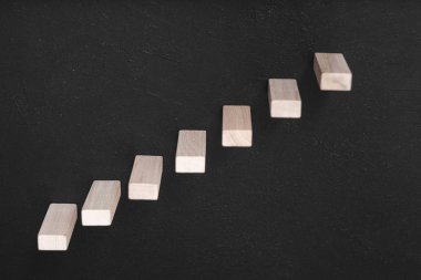 Ahşap merdiven kariyer geliştirme liderlik