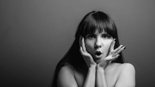 Astonished excited surprised emotion lady portrait — Stock Photo, Image