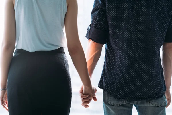 Relacionamento romântico amor confiante jovem casal — Fotografia de Stock