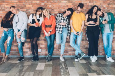 şımarık Millennials aşırı tüketim