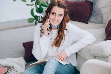 boş bayan ruh hali not defteri akıllı telefon iletişimi