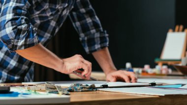 sanat stüdyosu yaratıcı süreç çizim kroki tahtası