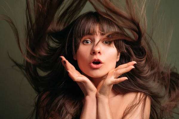 Amazed pretty girl portrait beauty hair care — Stock Photo, Image