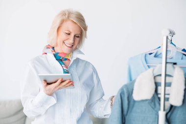 başarılı kıdem bayan tablet moda iş