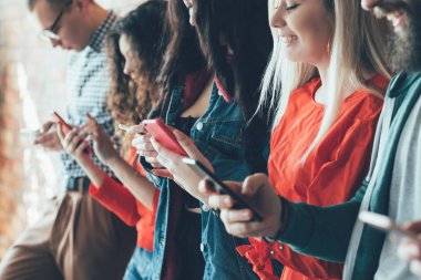sosyal ağ milenyumakıllı telefonlar sörf