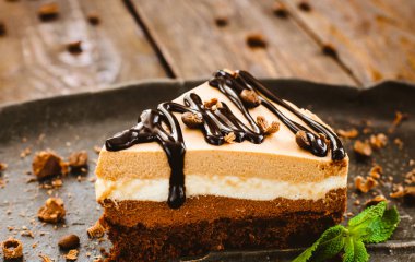 restoran mutfak menüsü tatlı çikolatalı kek