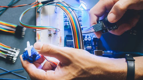 Engineer invent prototype robot electronic module — Stock Photo, Image