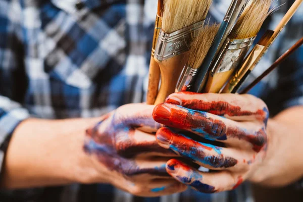Ocupação criativa artista ferramentas de pintura suprimentos — Fotografia de Stock
