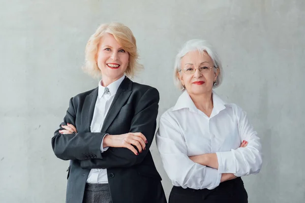 Exitoso negocio mujeres estilo de vida fuerte equipo — Foto de Stock