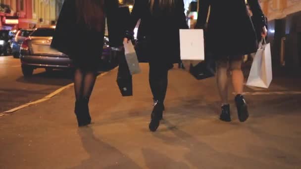 Černý pátek večer nakupování ženy volný hobby — Stock video