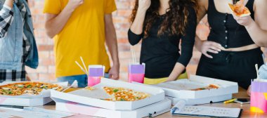 gıda dağıtım iş çocuklar pizza paket öğle yemeği