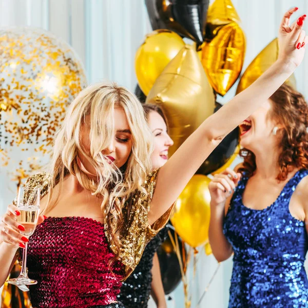 Hen party special day dancing celebration girls — Stock Photo, Image