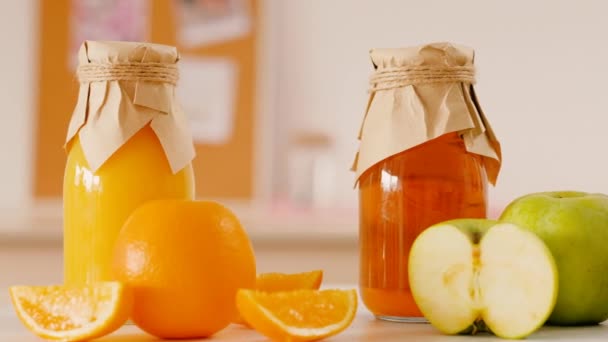 自家製天然フレッシュジュース健康的なライフスタイル — ストック動画