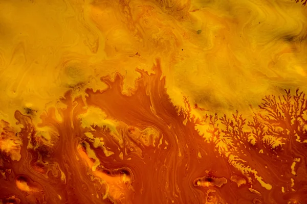 Abstrato amarelo laranja pintura mistura chama fundo — Fotografia de Stock