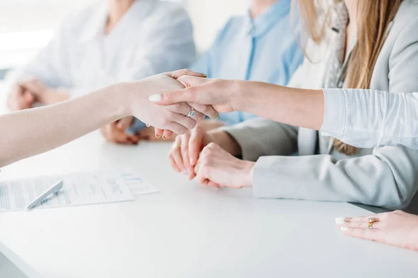 Sucesso trabalho entrevista congratulação handshake — Fotografia de Stock