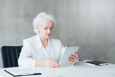 emin iş bayan tablet dijital analiz
