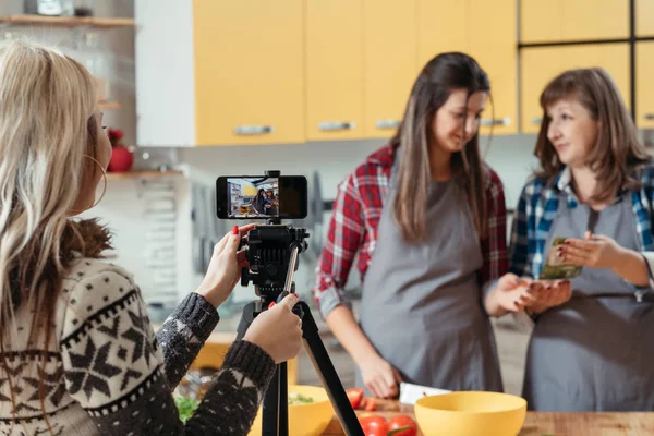 modern mutfak video blog aile pişirme hobi