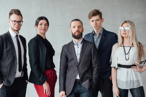 müreffeh iş şirketi başarılı bir ekip