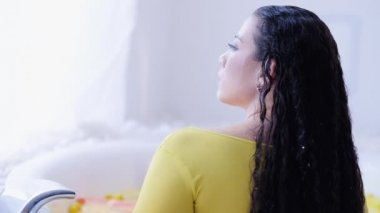 doğal saç bakım ürünleri kadın meyve banyosu