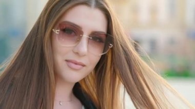 çekici kadın flört muhteşem esmer bayan