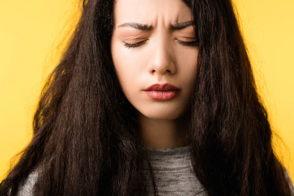 Frau vor Stirnrunzeln Schmerzen Kopfschmerzen Belastung Problem — Stockfoto