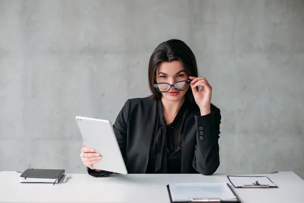 Líder mujer estilo de vida corporativo mujer exitosa — Foto de Stock