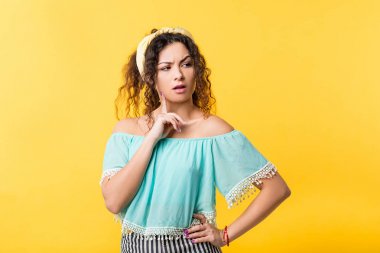 meraklı şüpheli ilgili duygusal kız