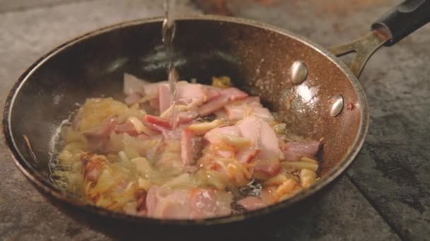 ingrédients de cuisson des aliments casserole jambon bacon oignon calmar 