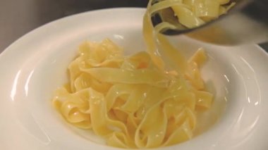 karides alfredo makarna dökmek krem sos fettuccine