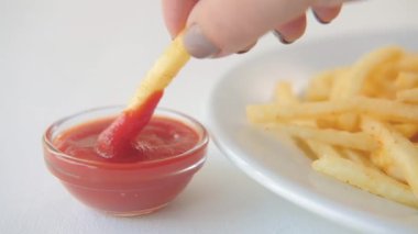 Pizza domates sos yemek