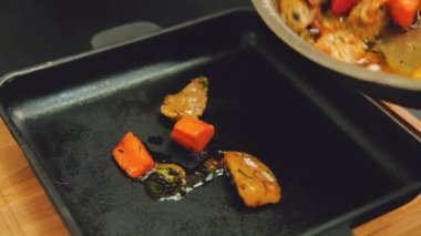 yemek et sebze güveç pişirme tava