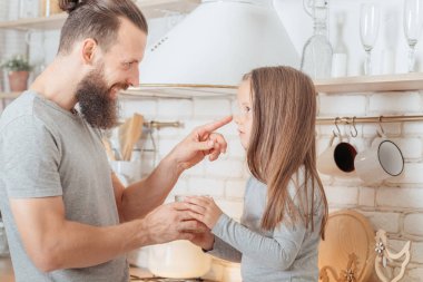 mutlu aile baba kız ilişkisi