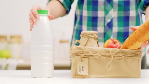 健康食品ローカル農業ミルクフルーツフレンチブレッド — ストック動画