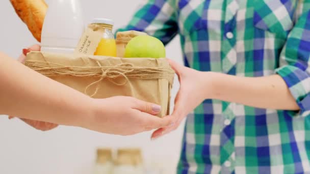 Bio-Lebensmittel liefern frischen Bauernmarkt — Stockvideo