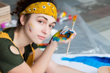 yaratıcı hobi portre ressam soyut sanat