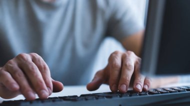 bilgisayar programlama kodlayıcı klavye yazma